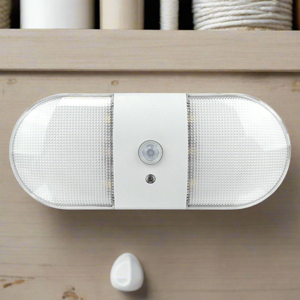 Omni Battery Powered 6 LED Motion Activated Wireless Light