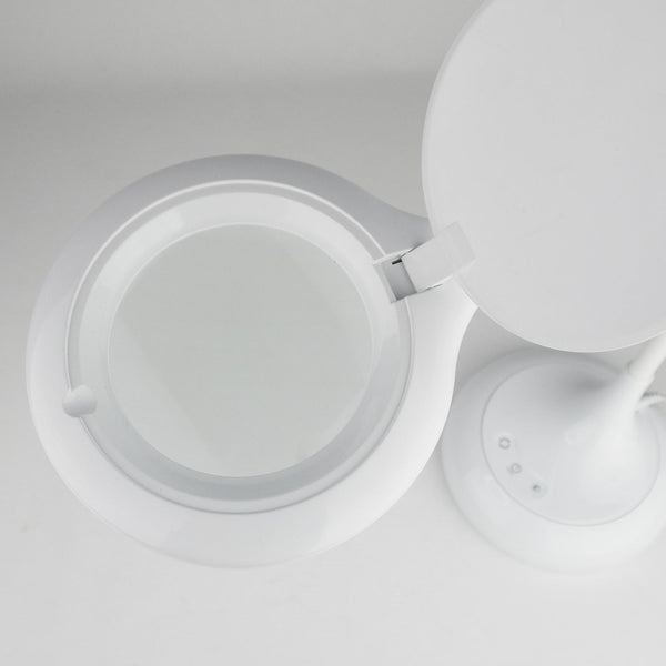 Looking at the magnifier from the top