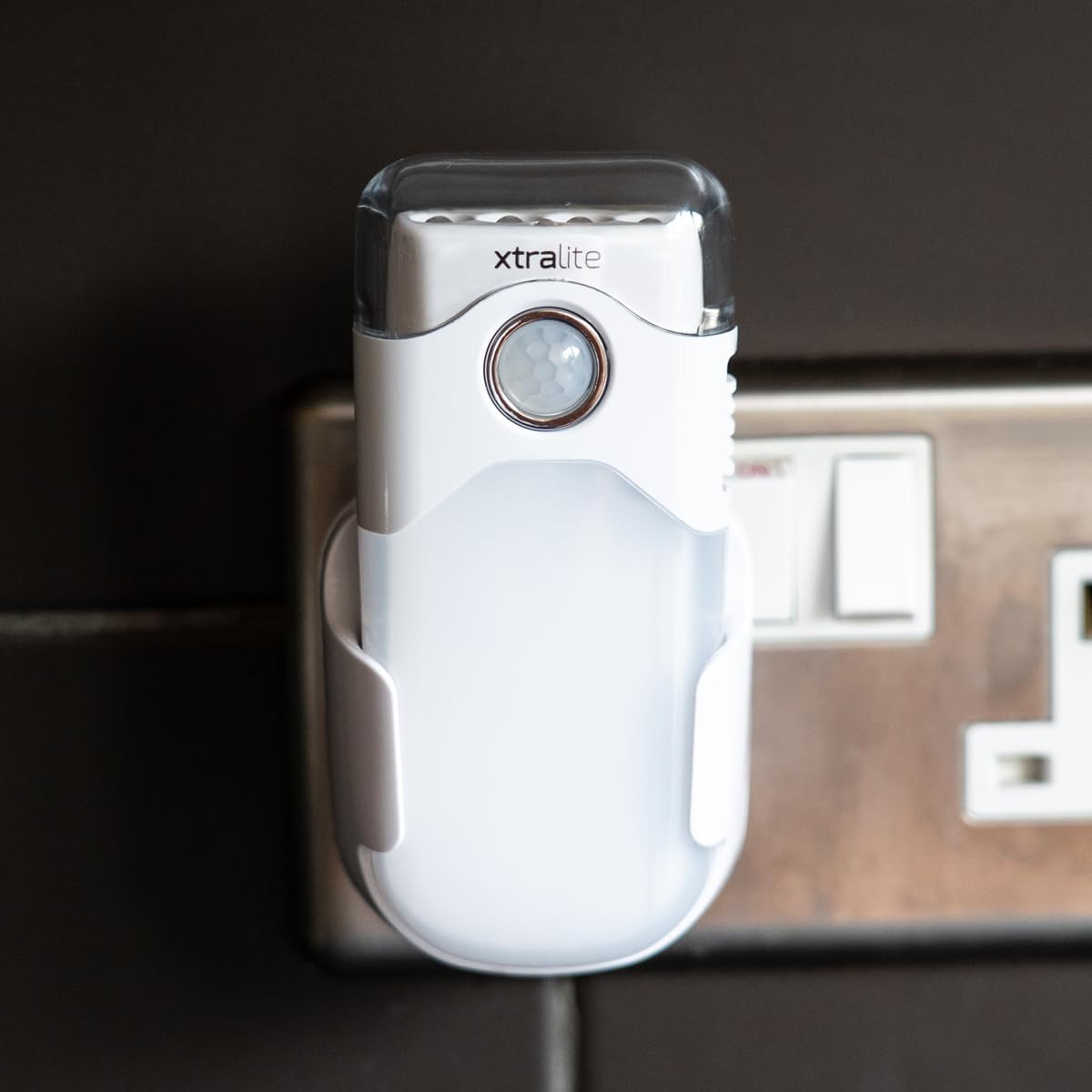 NiteSafe Duo LED Night Light Motion Sensor Torch & Power Failure