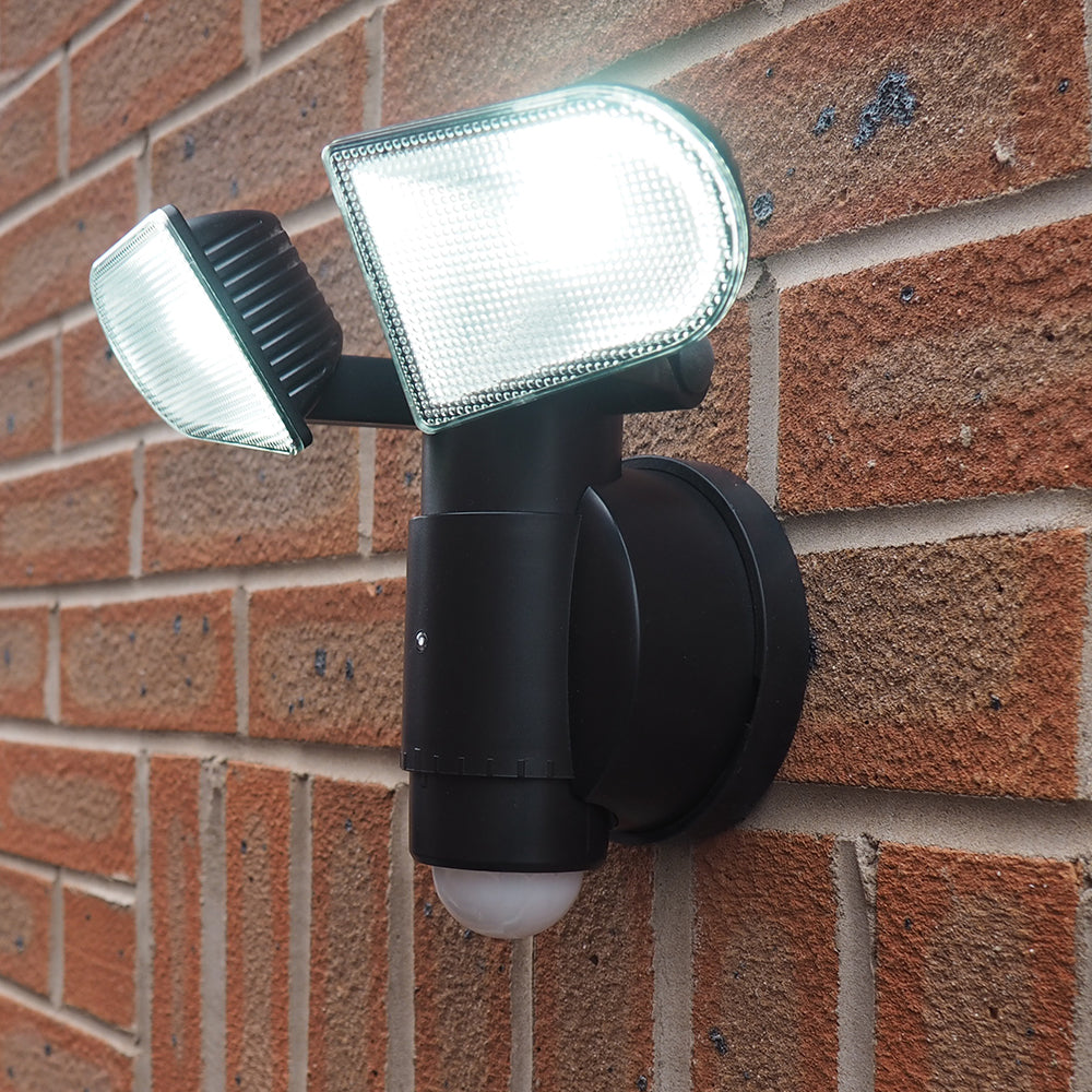 NiteSafe Twin Floodlight Motion Activated LED Outdoor Wireless Light